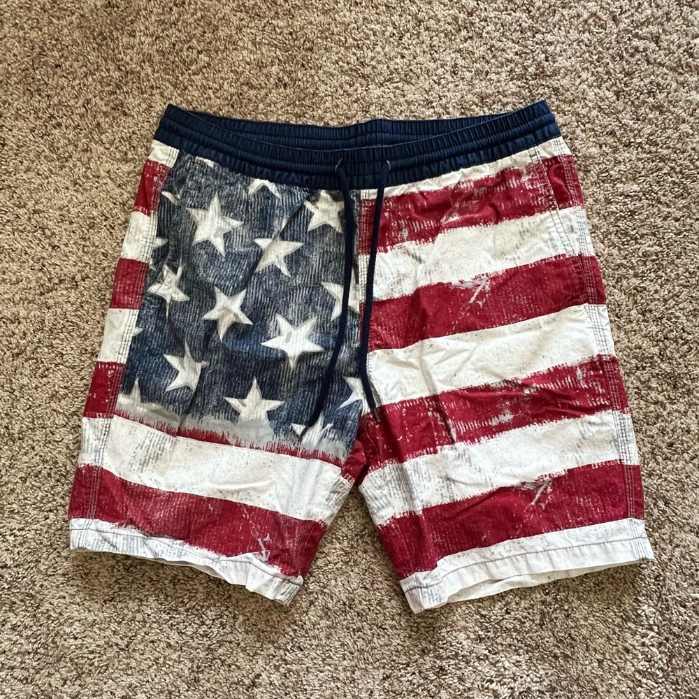 Mens American flag shorts -M